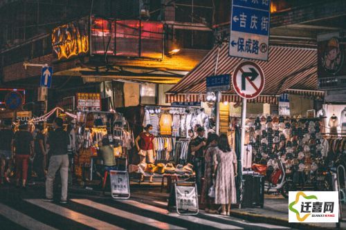 (夜市地摊小生意) 地摊不夜城的璀璨夜晚: 探索小本经营的魅力与机遇